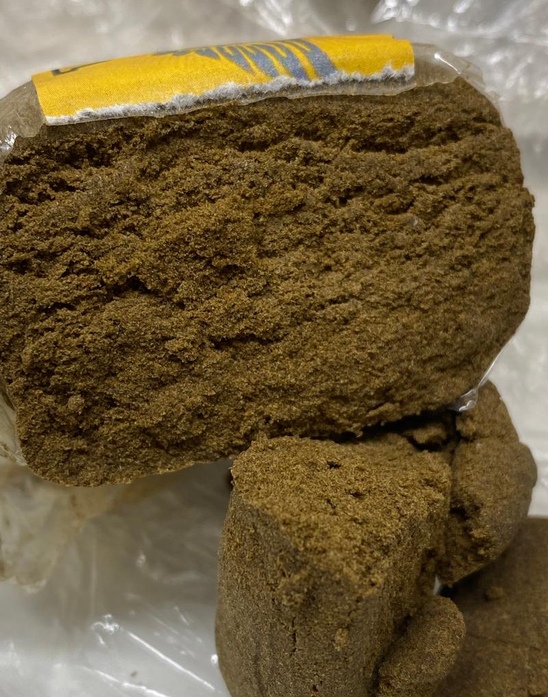 Premium Gold Lighter Blonde Pollen Hash - Cobra 🇲🇦