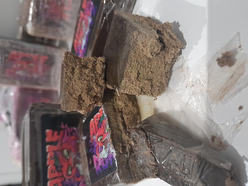 Caviat Kings static lemon haze hash