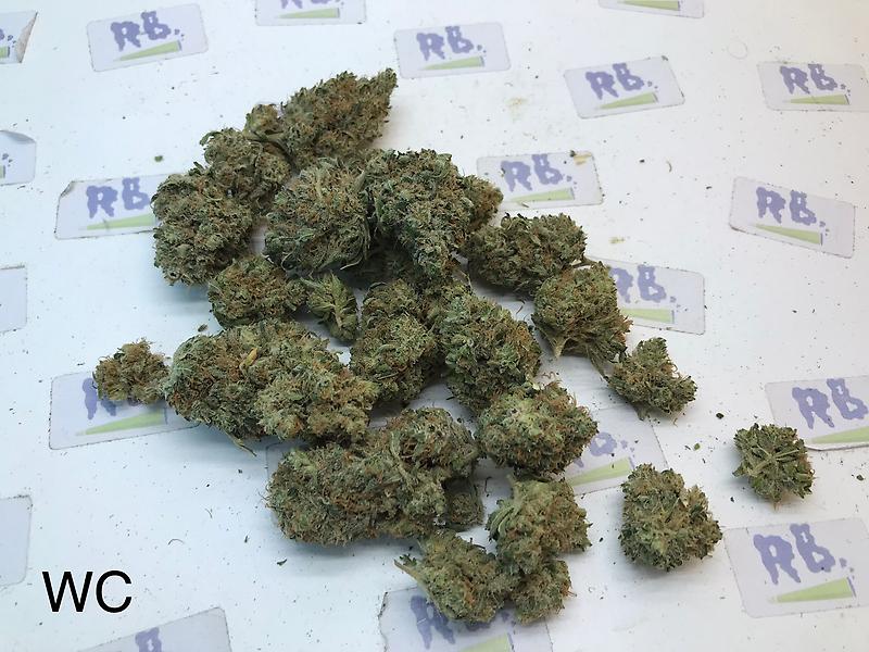 WEDDING CAKE. A GRADE UK