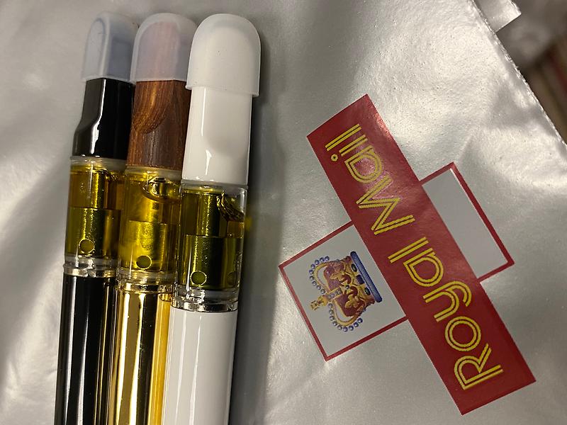 Ultra Premium D9 Vapes - All in One Rechargeable 0.5ML